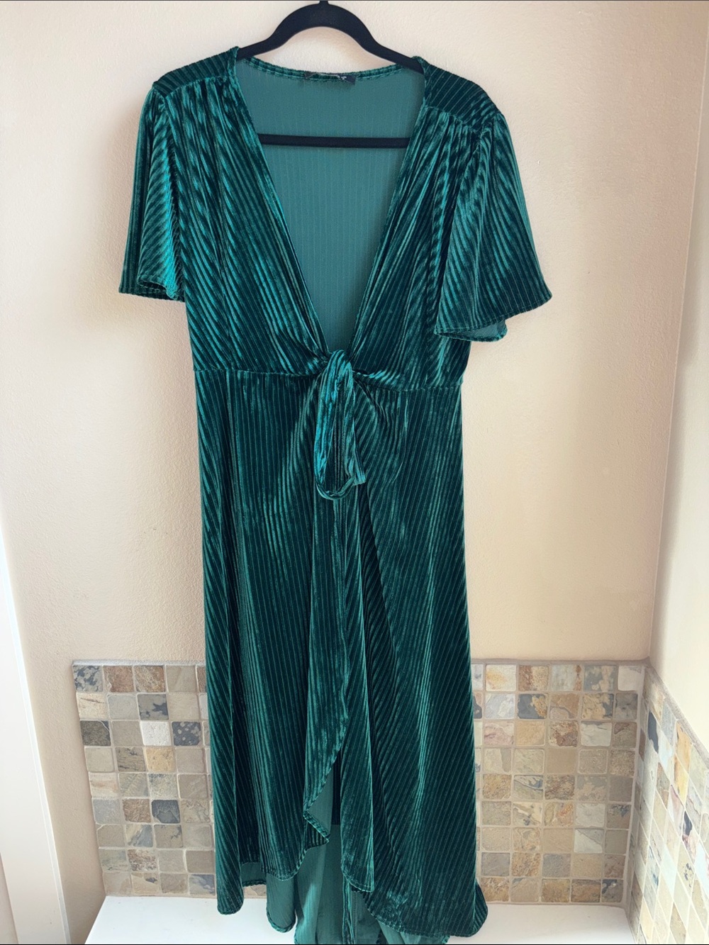 Simplee Emerald Green Velvet Wrap Maxi Dress Size Small Holiday Wedding Guest